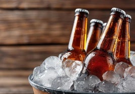 Cómo enfriar una cerveza en 2 minutos sin congelador: el truco sevillano para los días de verano