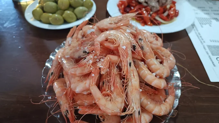 Gambas cocidas de El Mudo, en Mairena