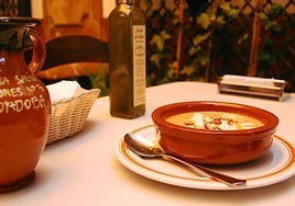 Era un antiguo almacén de aceite: así es uno de los bares más clásicos de Córdoba