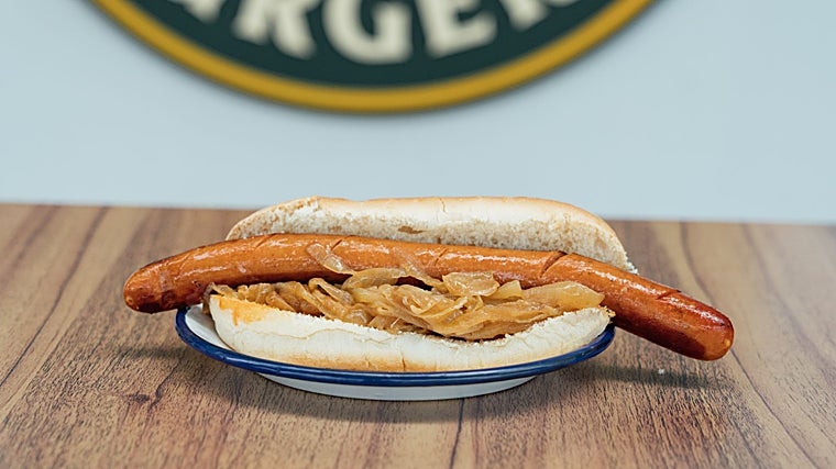 La Sevillana lanza un concepto burger junto al Puente del Alamillo