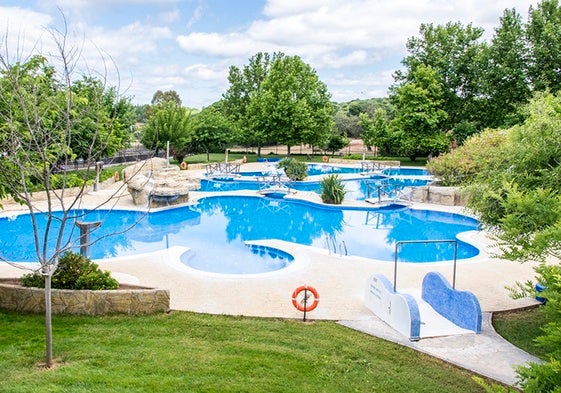 Piscina de adultos de Assuan en Córdoba
