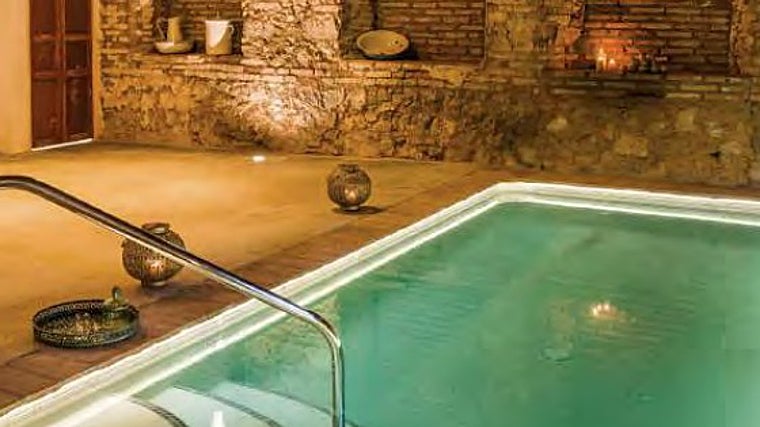 Una de las piscinas interiores del Balneario Aguas de Villaharta en Córdoba