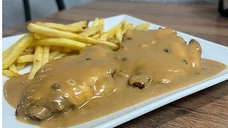 Carne en salsa a la pimienta de bar Los Remedios