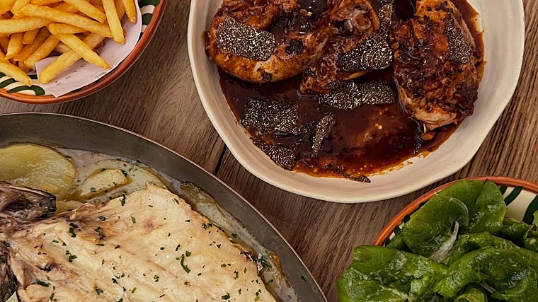 Carnes y pescados de las propuestas calientes de la carta de Eva Estepona