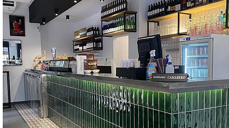 Barra y zona interior