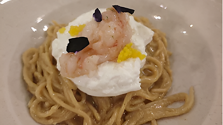 Pasta Limò, con pesto de limón, gambas y burrata cremosa