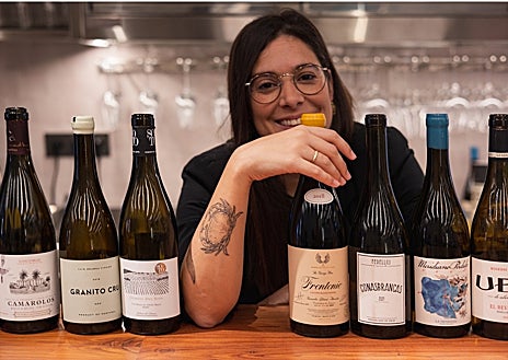 Imagen secundaria 1 - Fátima Villanueva y Jesús León en su restaurante de la calle Harinas