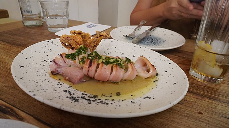 Calabar a la brasa con parmentier de oloroso