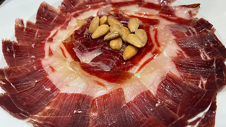Plato de jamón ibérico de El Cairo
