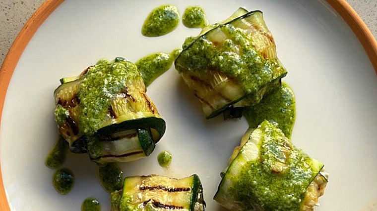 Plato de raviolis de calabacín elaborado por Santifoods