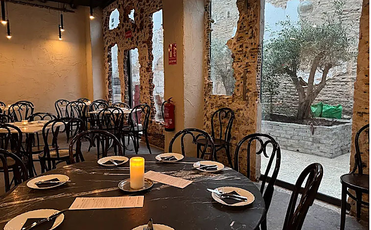 Imagen principal - Fachada y fotos de interior de Zoco