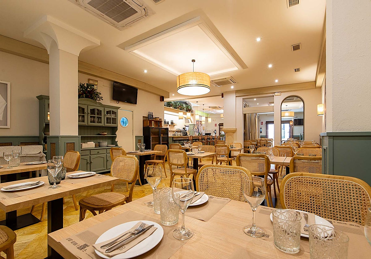 Interior del restaurante Bodegas Mezquita Céspedes en Córdoba