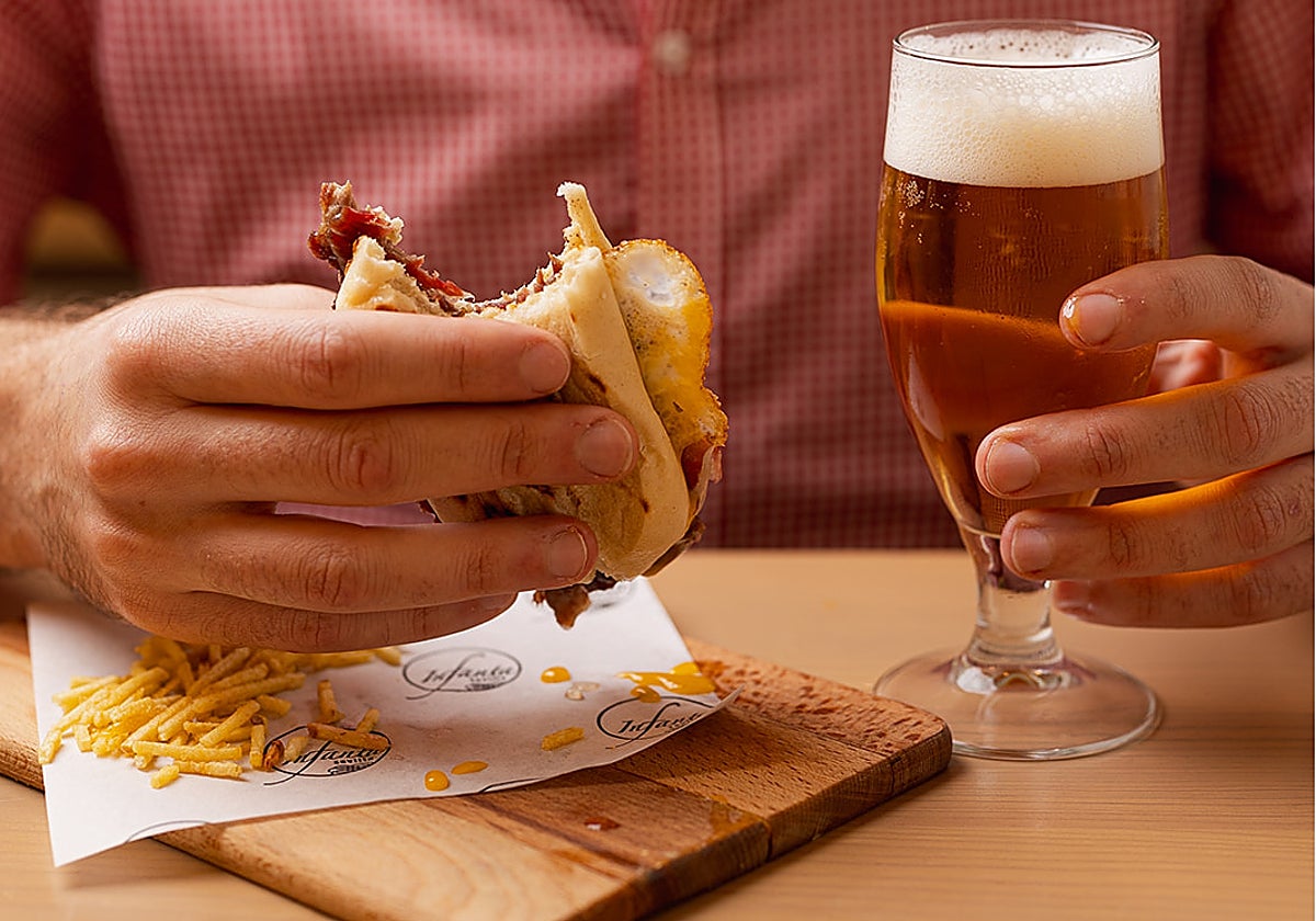 Montadito de Infanta, uno de los bares y restaurantes recomendados para comer en Los Bermejales, en Sevilla.