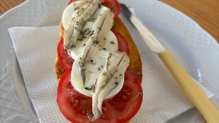 Desayuno en el bar La Tribu de Nueva Carteya