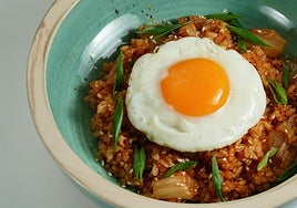 Arroz Brillante a la cubana con verduras y huevo