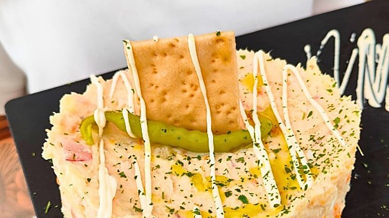 Ensaladilla de langostinos de Taberna Caballerizas Reales