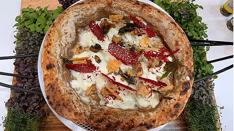 Pizza de Rústica Napolitana en Cazalla de la Sierra