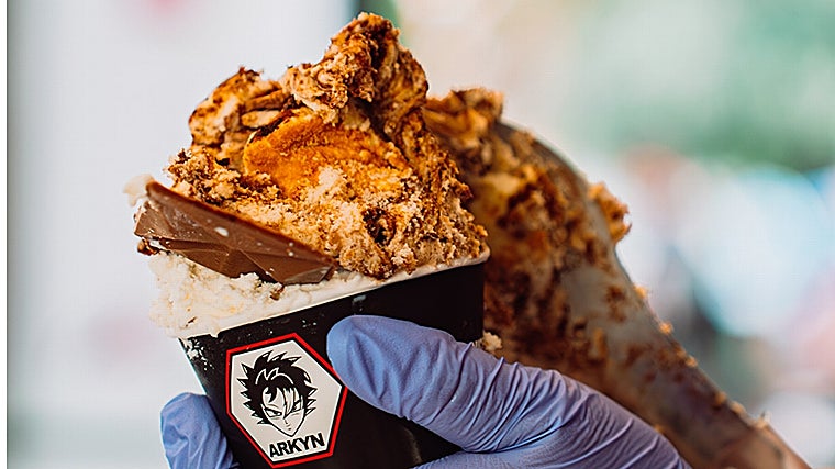 También ofrecen helados en tarrina con sabores poco convencionales como el helado de cerveza