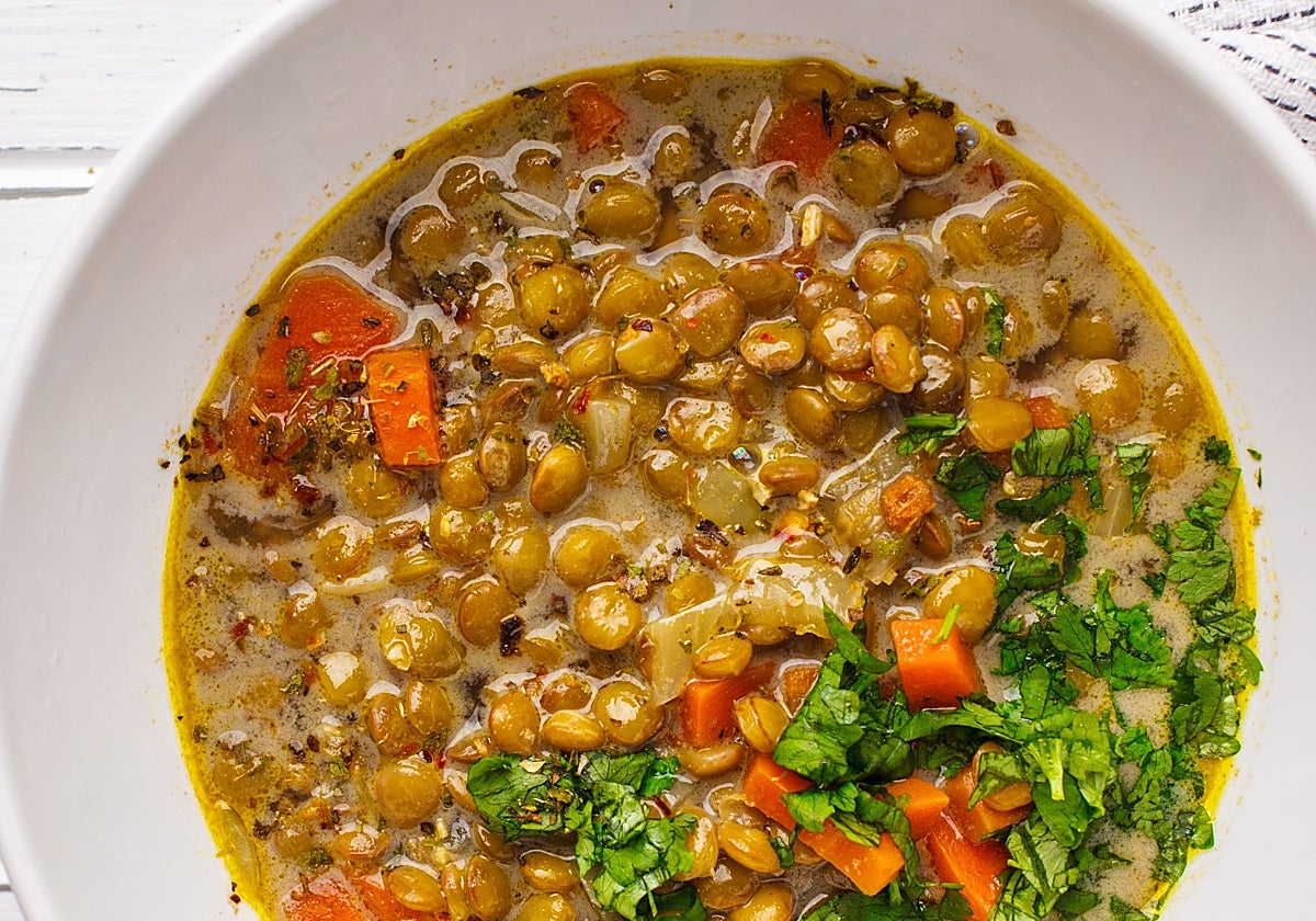 Crema de lentejas con curry, leche de coco y vasito de avena Brillante