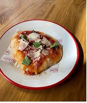 Imagen secundaria 2 - Algunas de las pizzas de Pizzetari