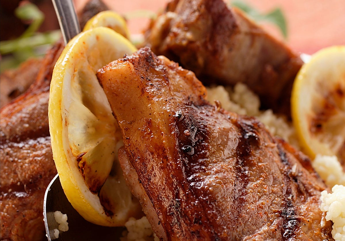 Chuletas de pavo con salteado de Cous Cous de Brillante y verduras