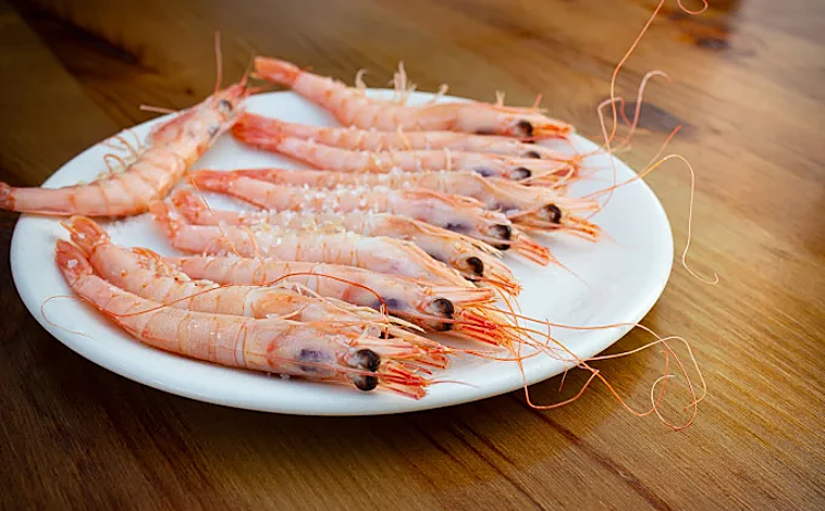 Imagen principal - Marisco fresco cocidos, tapas frías y montaditos son algunas de las propuestas de Cervecería Arturo