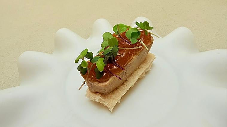 Paté de Ave al Tía María con Pan de Manteca y Caquis del restaurante Eterno