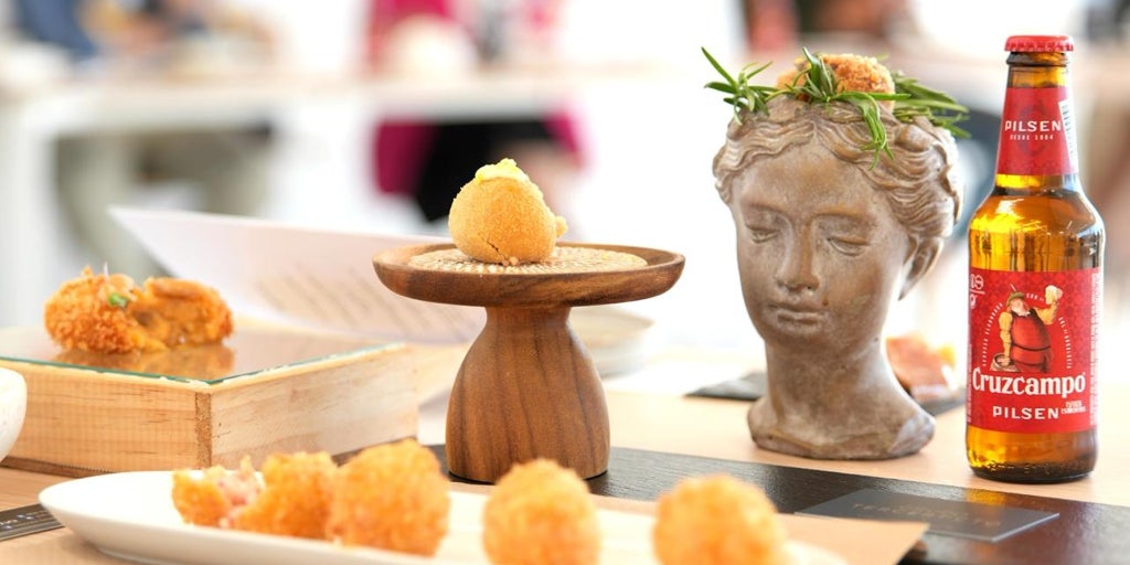 El restaurante Ménade conquista el título a la 'mejor croqueta de Málaga'