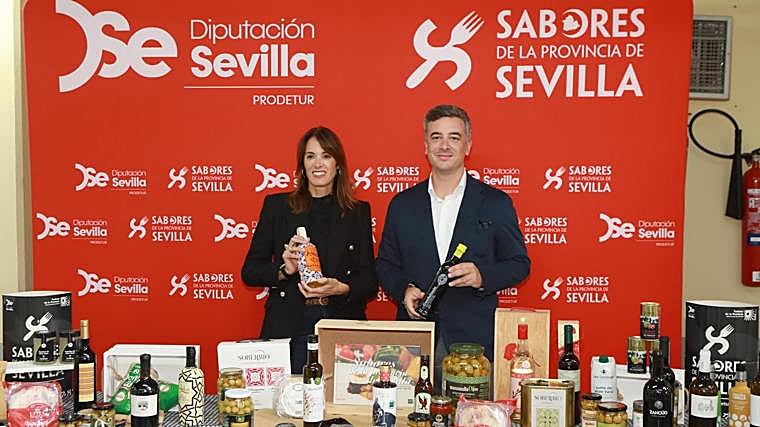 Zoila Borrego, Commercial Director of ABC Andalusia, and Rodrigo Rodríguez Hans, Vice President of Prodetur