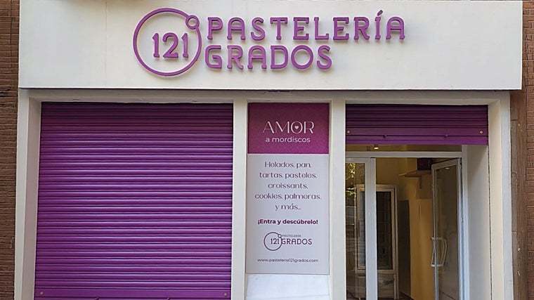 Fachada da confeitaria, que fica na rua Benito Mas e Prat, 5.