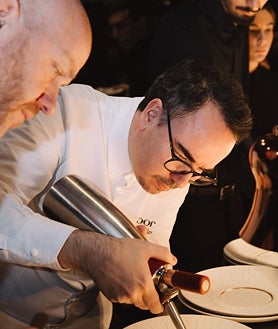 Imagen secundaria 2 - Homenaje a Martín Berasategui en Puente Romano: una velada con mucho &#039;garrote&#039; en Marbella