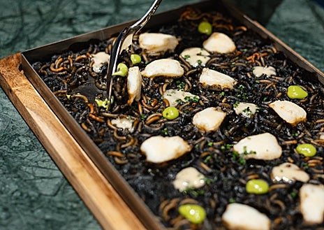 Imagen secundaria 1 - Balbuena y Huertas, el nuevo Bib Gourmand de Michelin en Sevilla: Sobretablas, 12 tapas y Deli lo pierden