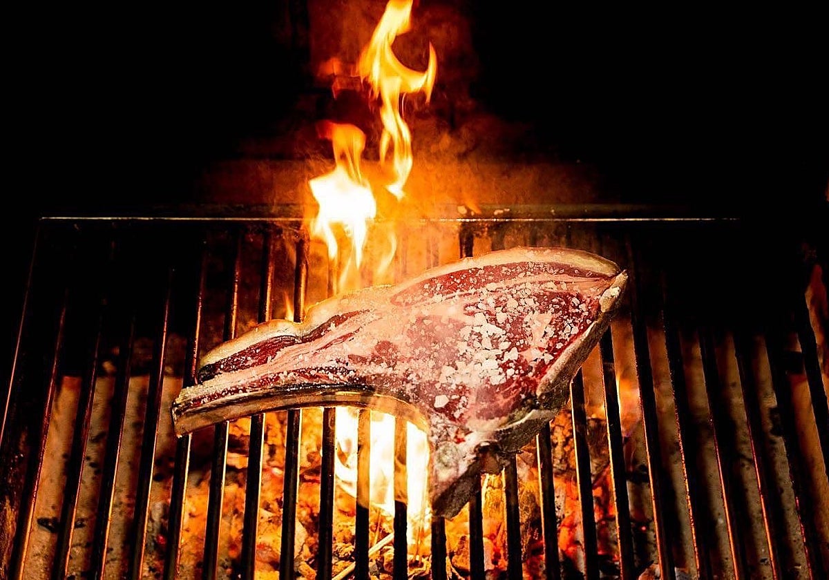 Carne a la brasa en el restaurante Raza y Dehesa de Cabra (Córdoba)