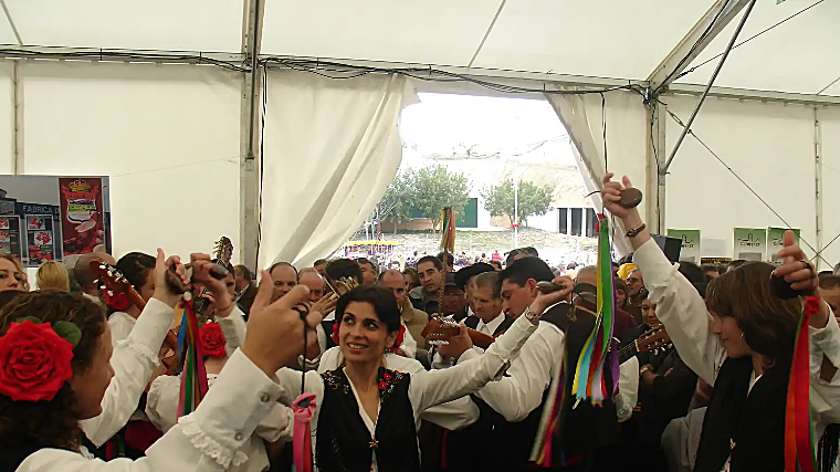 Este pueblo repartirá 3.000 bocadillos y 1.000 litros de mosto este fin de semana en Málaga