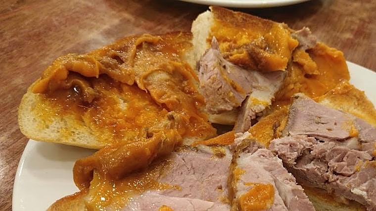 &#039;Bartolito&#039; y &#039;ligaíto&#039;, así se desayuna en este bar de Alcalá de Guadaíra