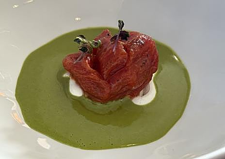 Segunda Imagem 1 – Ostras com xerez Mary, alho verde pistache, tomate seco, aspargos, espinafre e ravióli de ovo.