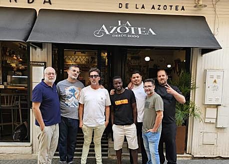 Imagen secundaria 1 - Algunas imágenes de la visita de Edu Torres, creador de la variedad Dinamita de Molino Roca, el arroz que utilizarán en Dinamita Arrocería by La Azotea