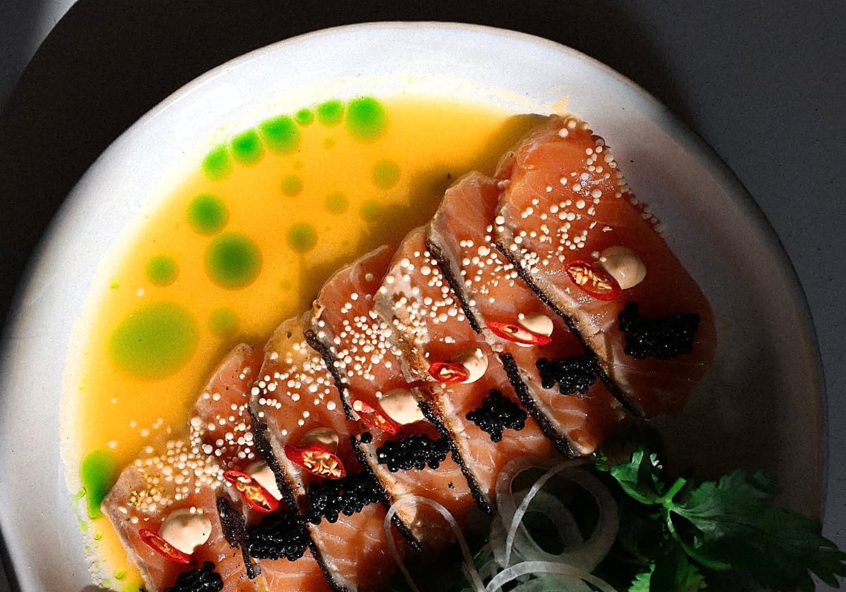 Tiradito de salmón con leche de tigre de mango de Marabunda, la parada final en esta ruta gastro por la Alameda