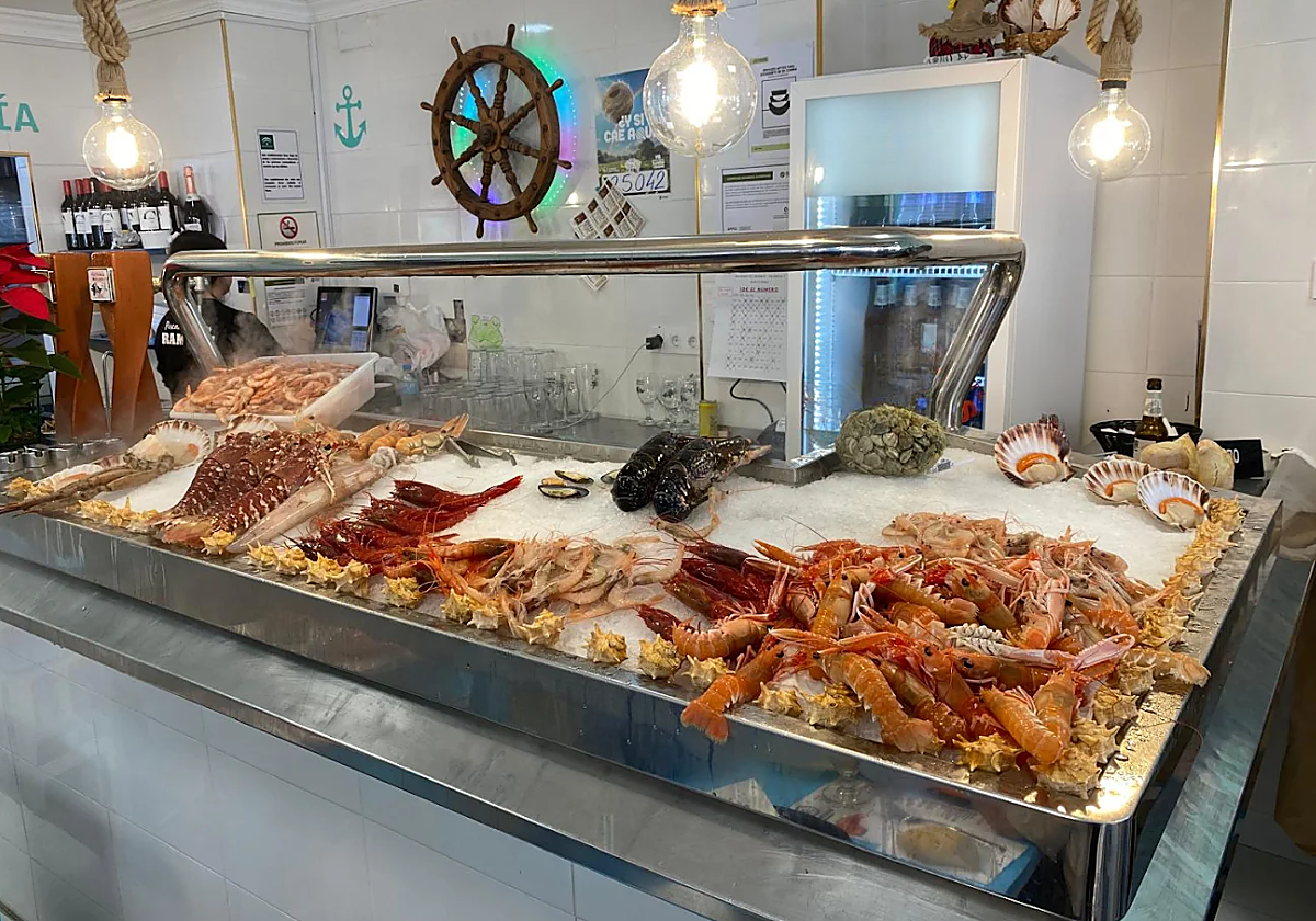 La freiduría de Málaga que tiene su propia pescadería en el local ...