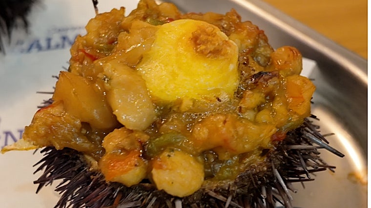 Ouriço com camarões e gratinado holandês da Salmedina