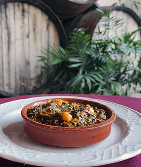 Imagem secundária 2. Ensopados e colheres da Bodegas Simeón.