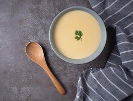 El antiguo truco de cocina que hace que las sopas sean más cremosas (sin lácteos)
