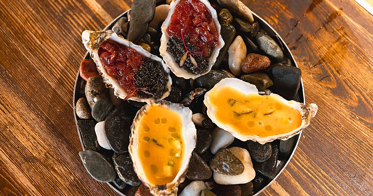 De clásico de playa a cocina de autor: así ha evolucionado Tony's Beach, el histórico chiringuito de Marbella