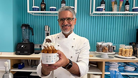 Una tarrina que se puede comer: Manu Jara presenta «los Manujaldres» en su nueva heladería de la calle Pureza