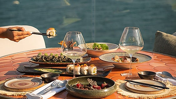 Así es Kena by Akiro, el nuevo rooftop de Marbella donde la cocina nikkei se sirve con vistas al mar