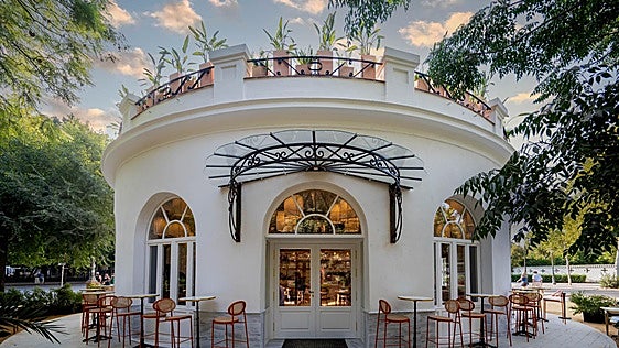 El histórico Bar Citroën reabre, tras cinco años cerrado, como Restaurante Café La Raza