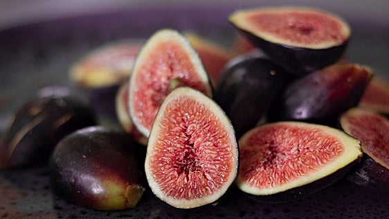 7 frutas con más fibra que una ciruela