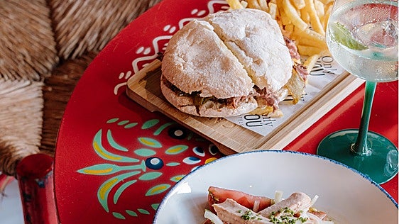 Este hotel celebra la Feria de Málaga con un menú especial, caseta y música en directo