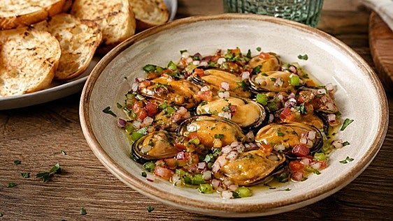 El aperitivo fácil con mejillones de lata que parece de bar y se prepara en 5 minutos