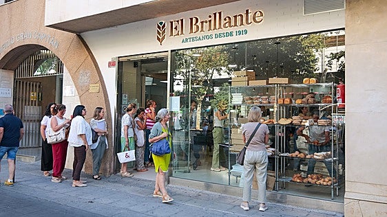 La nueva Panadería El Brillante en el Gran Capitán de Córdoba, en imágenes